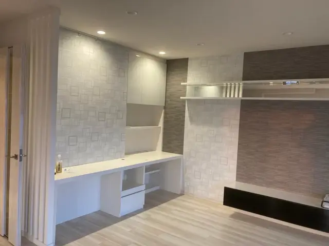 黒ずみ・シミなど一度洗浄して新居の輝きを再現します。☆旧ワックスの剥離☆サービスの画像