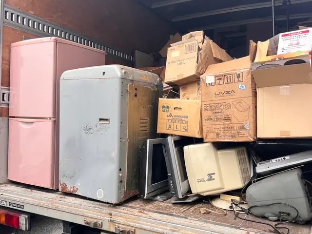 ご依頼急増中！！まだ使えるモノは買取でお得に。安心の不用品回収はお任せ下さい！！サービスの画像