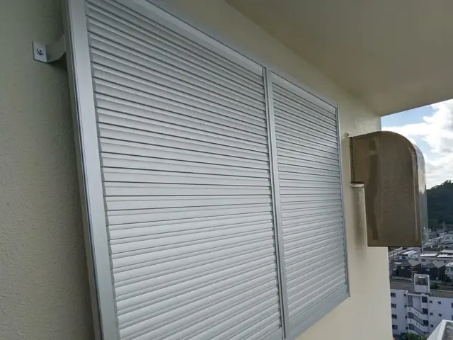 防犯対策◎お洒落な目隠しルーバーで高級感アップ！サービスの画像