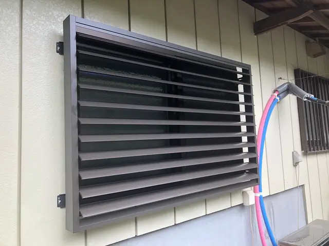 防犯対策◎お洒落な目隠しルーバーで高級感アップ！サービスの画像