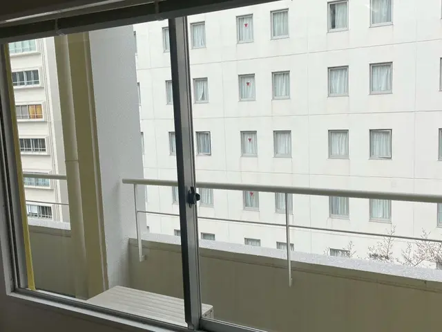 窓の汚れが気になりませんか！？ぜひ当店にお任せください、徹底窓清掃！！サービスの画像