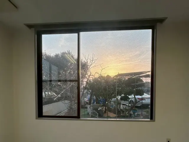 窓の汚れが気になりませんか！？ぜひ当店にお任せください、徹底窓清掃！！サービスの画像