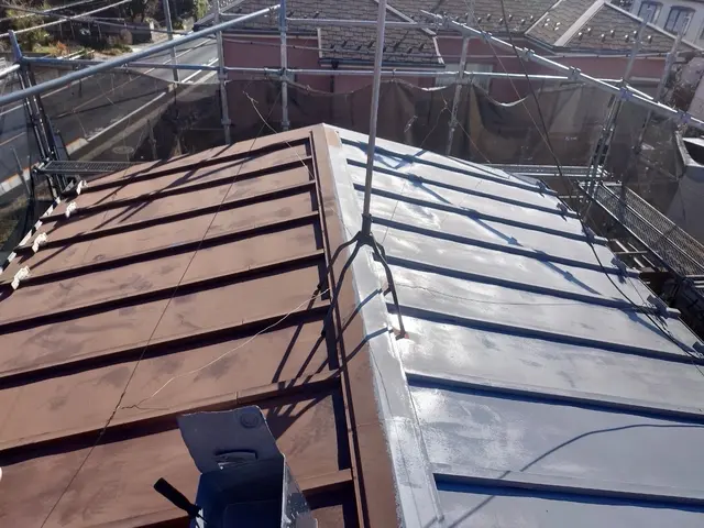 プロの技と丁寧さで、あなたの屋根に新たな輝きを！サービスの画像