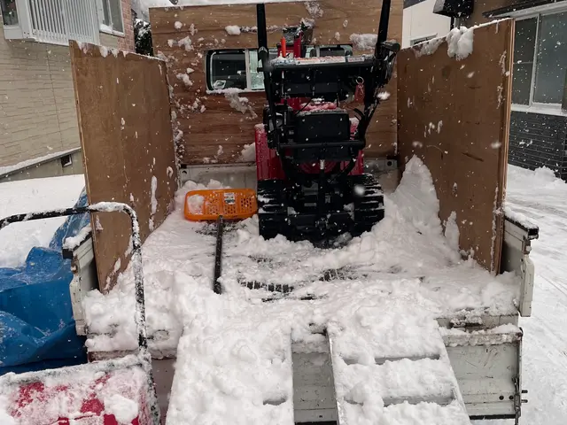 雪かきします！サービスの画像