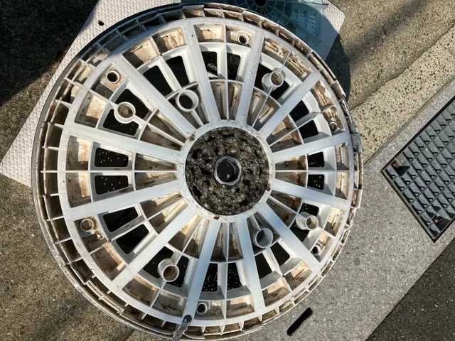 縦型洗濯機のクリーニング！洗濯物に黒い物がついてませんか？ぜひ！サービスの画像