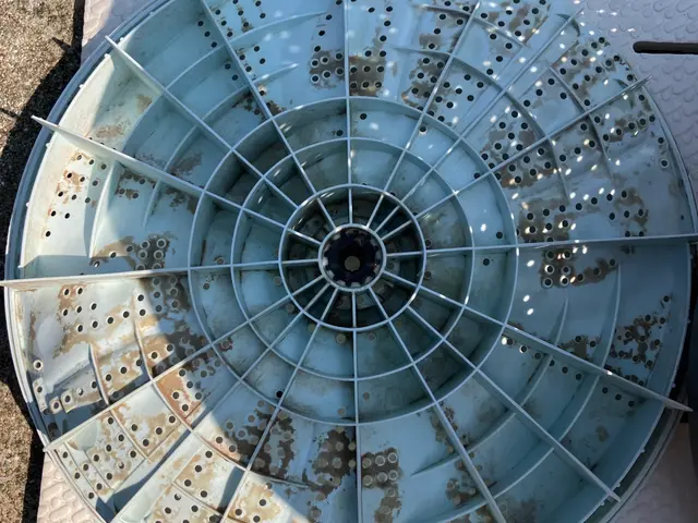 縦型洗濯機のクリーニング！洗濯物に黒い物がついてませんか？ぜひ！サービスの画像