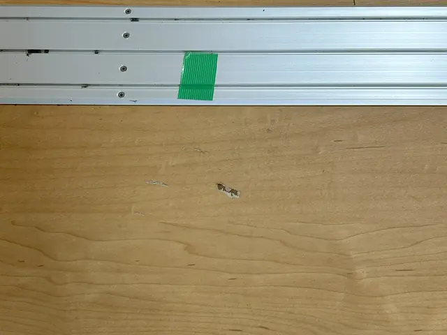 一度ご相談ください。フローリング、枠のキズ凹みを直します。サービスの画像