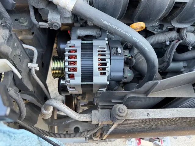 オルタネーター交換、同時にファンベルト交換はいかがですか？サービスの画像