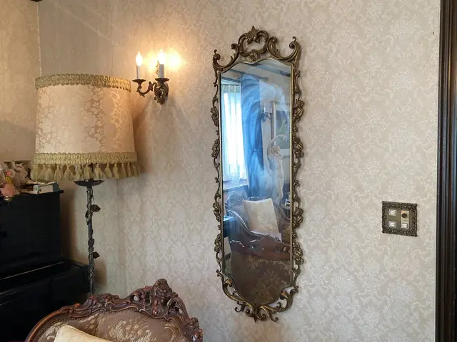 福岡市【室内鏡（ミラー）取り付け】日用雑貨の取付もご相談ください。サービスの画像