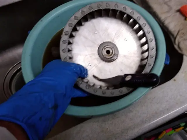 換気扇・レンジフード分解クリーニング・油汚れ除去サービスの画像