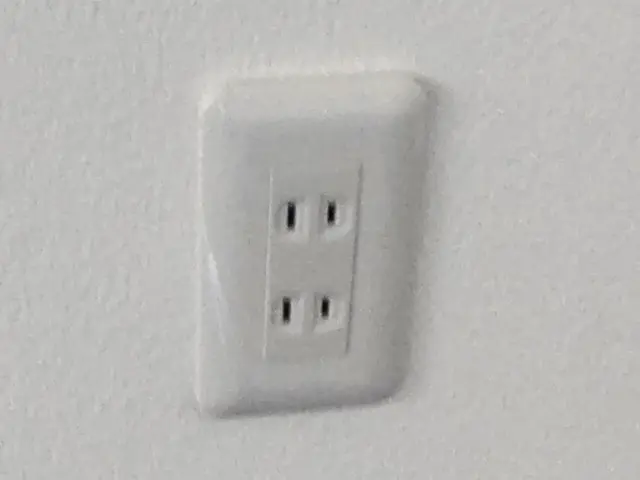 第一種電気工事士の私が横浜市金沢区からお伺いします。サービスの画像