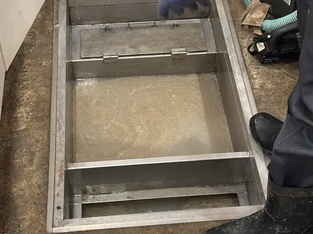 グリストラップ清掃サービスの画像