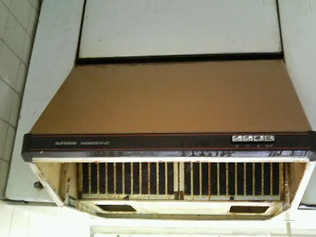 レンジフードクリーニング　経験20年、非喫煙者の店長がスリッパ持参で伺います♪サービスの画像