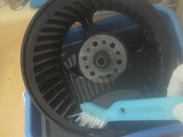 レンジフードクリーニング　経験20年、非喫煙者の店長がスリッパ持参で伺います♪サービスの画像