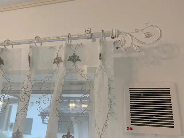 ◇窓装飾業界25年の経験◇年間400件以上の取付実績！◇窓装飾プランナー所有！サービスの画像