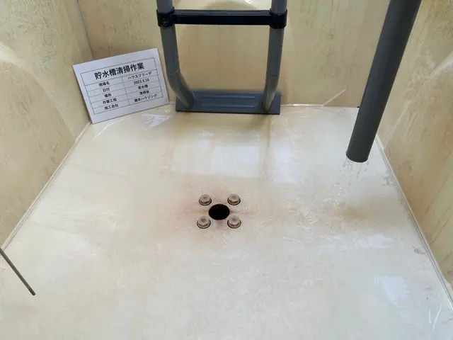 年間1,000件の現場実績。清掃、消毒作業は貯水槽清掃監督者にお任せ下さいサービスの画像