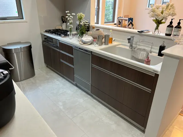 壁一面からお部屋全体までオシャレな壁紙をご案内します。賃貸対応可能ですサービスの画像