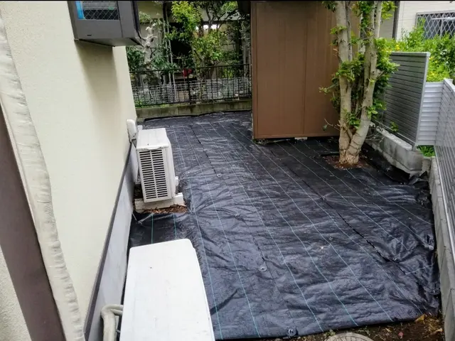 【神奈川近郊】意外と大変な防草シートはプロにお任せを！◇安心価格◇お見積り無料◇サービスの画像