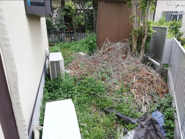 【神奈川近郊】意外と大変な防草シートはプロにお任せを！◇安心価格◇お見積り無料◇サービスの画像