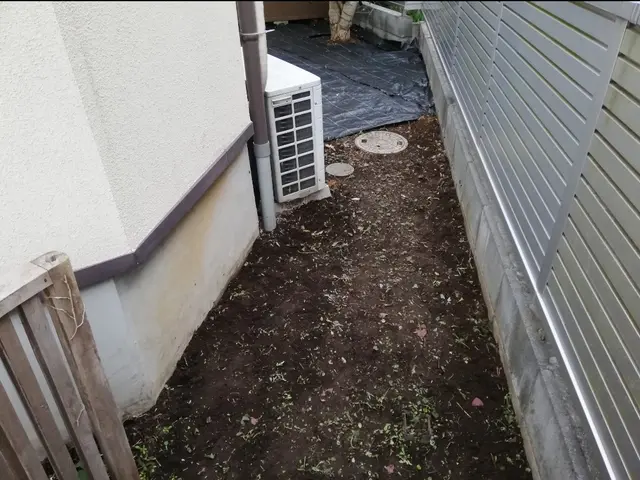 【神奈川近郊】意外と大変な防草シートはプロにお任せを！◇安心価格◇お見積り無料◇サービスの画像