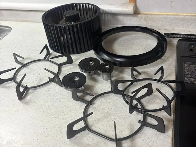 ギトギト油汚れ、徹底洗浄！サービスの画像