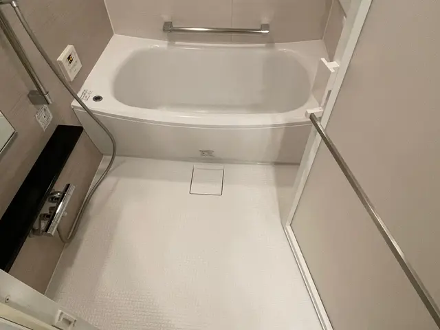 特別価格☆エプロン内部、浴室換気扇！実はカビで汚れます！カビを吸わないで！サービスの画像