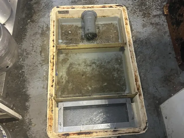 グリストラップ清掃サービスの画像