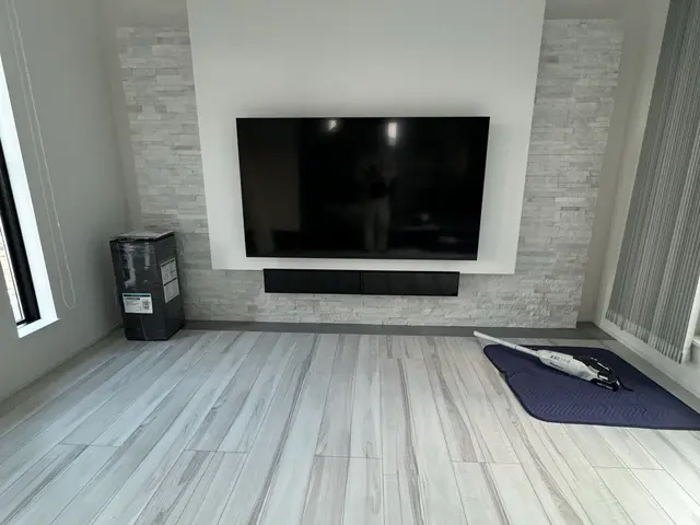 ☆壁掛テレビの設置・取外し☆１０年の実績！下地がない場合もご相談ください！サービスの画像