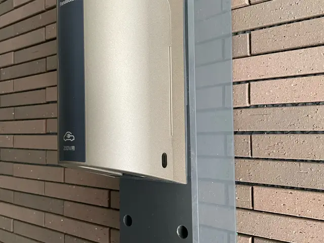 EVコンセント設置　豊富な経験実績◎第1種電気工事士（大きな穴あけ必要なし）サービスの画像