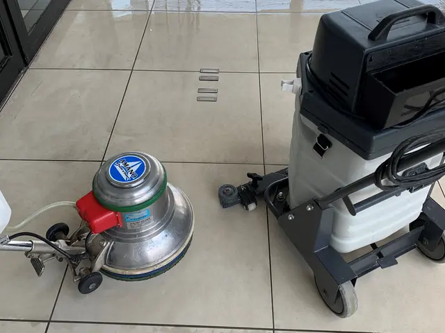 清掃業20年の実績 フロアクリーニング 洗浄・ワックスがけ 剥離作業 奈良/大阪サービスの画像