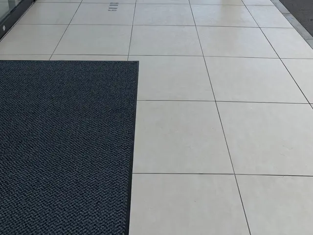 清掃業20年の実績 フロアクリーニング 洗浄・ワックスがけ 剥離作業 奈良/大阪サービスの画像