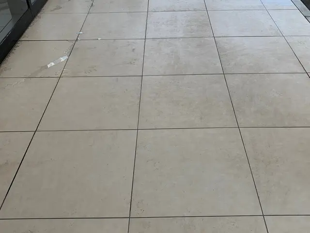 清掃業20年の実績 フロアクリーニング 洗浄・ワックスがけ 剥離作業 奈良/大阪サービスの画像