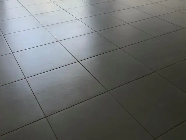 清掃業20年の実績 フロアクリーニング 洗浄・ワックスがけ 剥離作業 奈良/大阪サービスの画像