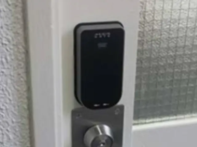 【駐車場代当社負担・出張費・見積費無料】鍵（補助錠）の交換・新規取り付けサービスの画像