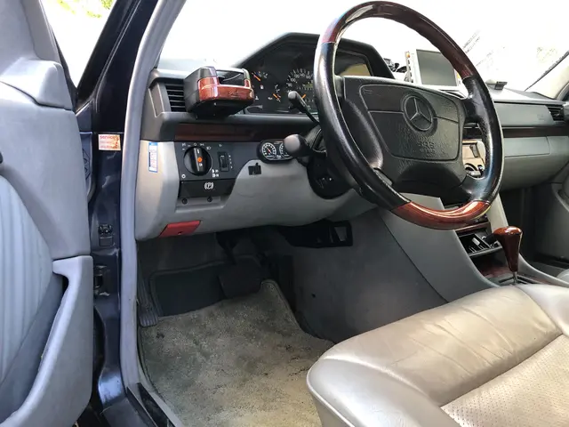 レザーの汚れ・くすみ・部分的クリーニング可能　(当日予約・作業可能)サービスの画像