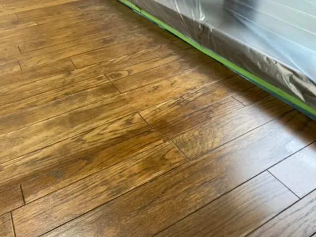 ペットの引掻き傷・家具移動時の穴・日焼け痕・黒シミ等、退去前等、お困りを解決サービスの画像