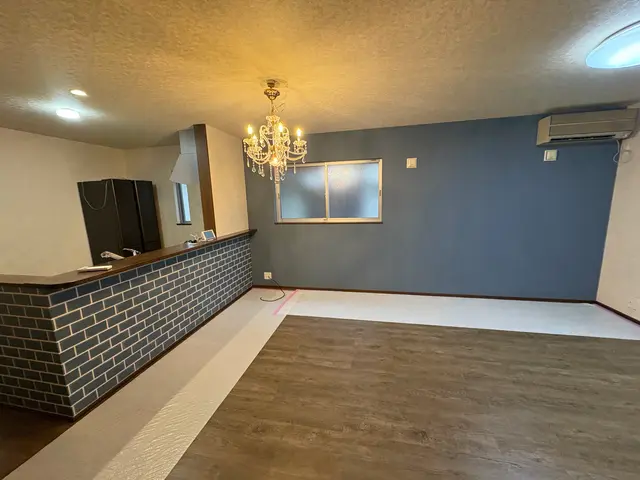 アクセントクロス多数取り揃えております！施工面.色柄.全体のバランスご提案しますサービスの画像