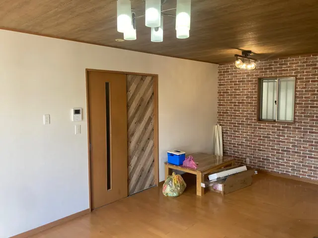 アクセントクロス多数取り揃えております！施工面.色柄.全体のバランスご提案しますサービスの画像