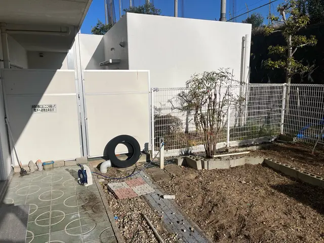 雑草で荒れた庭でもお任せください◎迅速な対応、丁寧な作業を心がけてます！サービスの画像