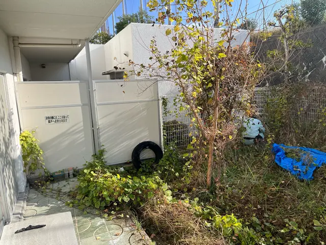 雑草で荒れた庭でもお任せください◎迅速な対応、丁寧な作業を心がけてます！サービスの画像