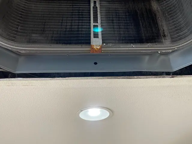 壁掛けタイプとセットもOK！2台以上で1台¥14800サービスの画像