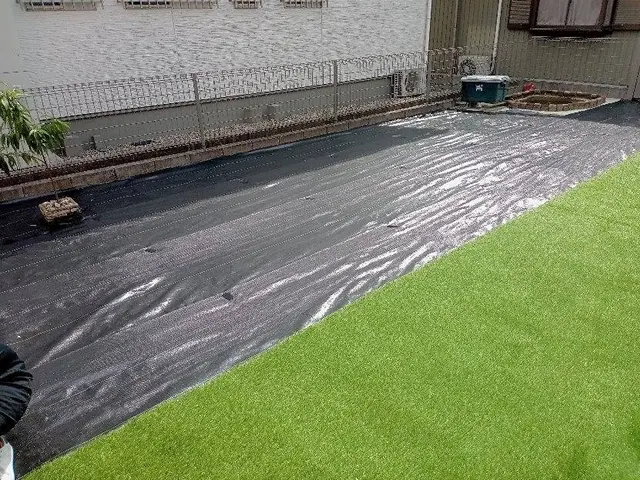 【PayPayカード決済OK】高密度の人工芝で施工いたします。サービスの画像