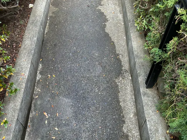 野田市発【駐車場・塀・土間】高圧洗浄致します。サービスの画像