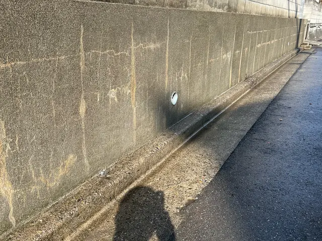 野田市発【駐車場・塀・土間】高圧洗浄致します。サービスの画像