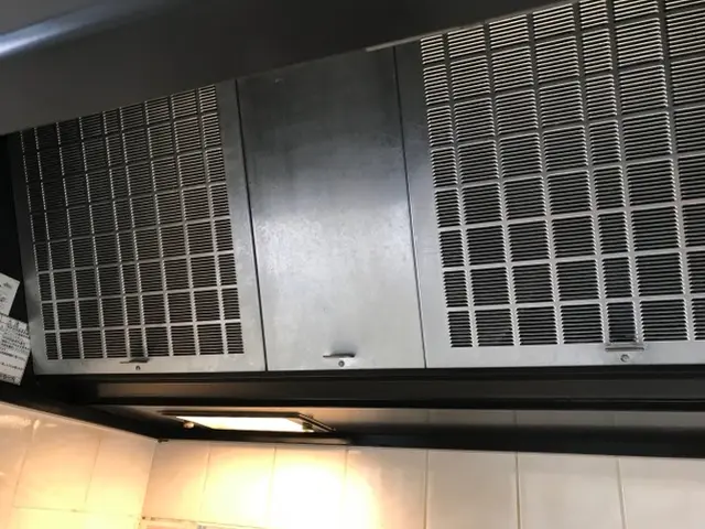 レンジフード 、キッチン、浴室3点のセットです。サービスの画像