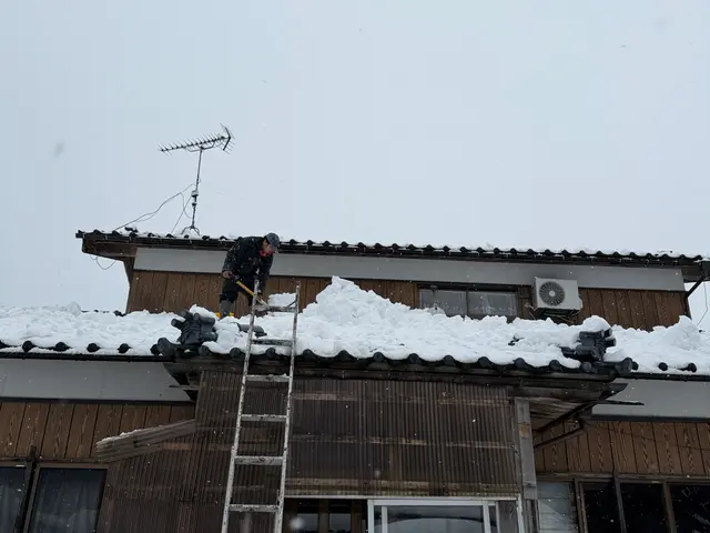 雪かき、雪下ろしやります！サービスの画像