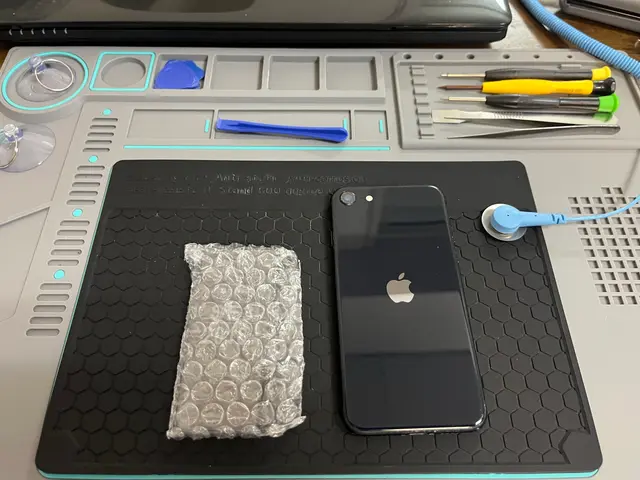 iPhoneの画面割れ交換やバッテリー交換承ります！サービスの画像