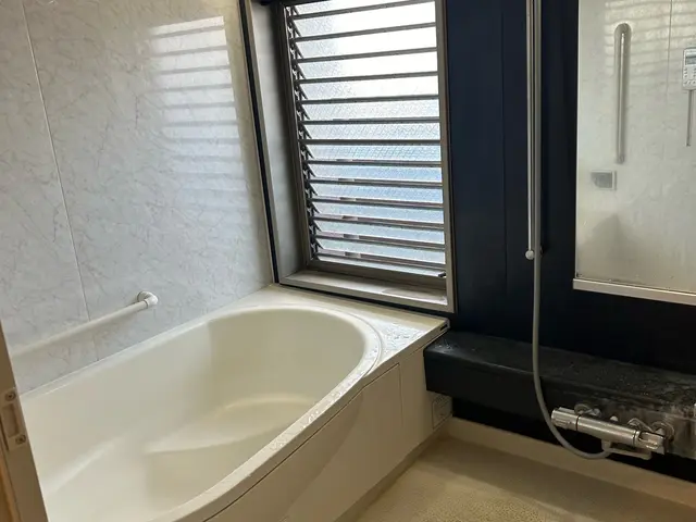 プロが魅せる！驚きの清潔感を実現！駐車場代無料、損害保険加入で安心！サービスの画像