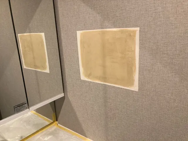 壁に開いてしまった穴…きれいに直します！サービスの画像