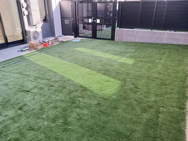 人工芝施工はお任せください！サービスの画像